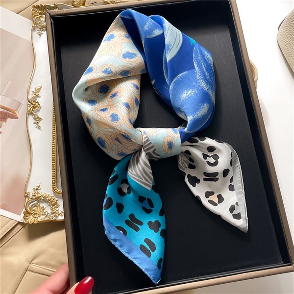 Leopard Print Pomegranate Scarf Color Block Flower Silk Scarf Imitation Silk Women's Square Scarf 70X70Cm Headscarf Shawl Travel Towel-image