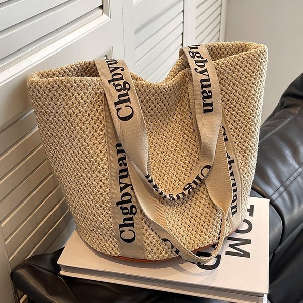 Women's Bags Woven Straw Bag Women's Large Capacity New Autumn And Winter Versatile Single Shoulder Beach Bag Commuter Bucket Bag
