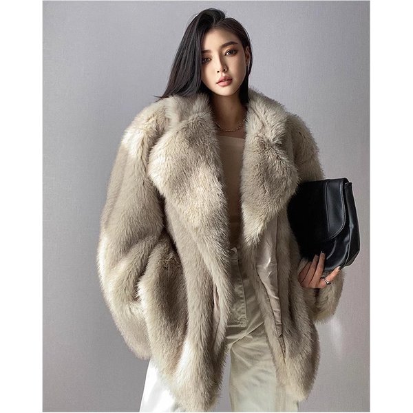 Women's Fashion Temperament In The Long Environmentally Friendly Fur Coat Coat-image