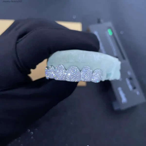 Custom Made Hip Hop Iced Out Sterling Sier Jewelry Permanent Cut Vvs Moissanite Diamonds Teeth Mouth Grillz-image