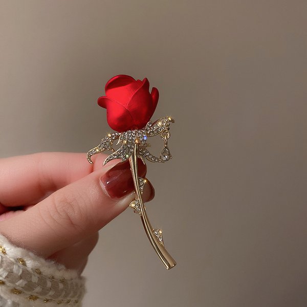 European And American Retro Three-Dimensional Rose And Lily Brooch Elegant And Elegant Temperament Evening Dress Suit Pin Decoration Brooch For Women-image