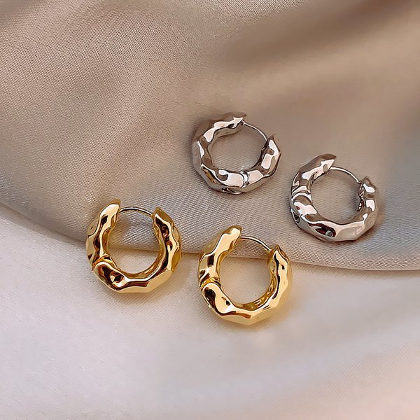 Light Luxury Ear Cuff For Women, Niche Design, High-End Feel, 2023 New Style, Elegant Stud Ear, Gold Plain Hoop
