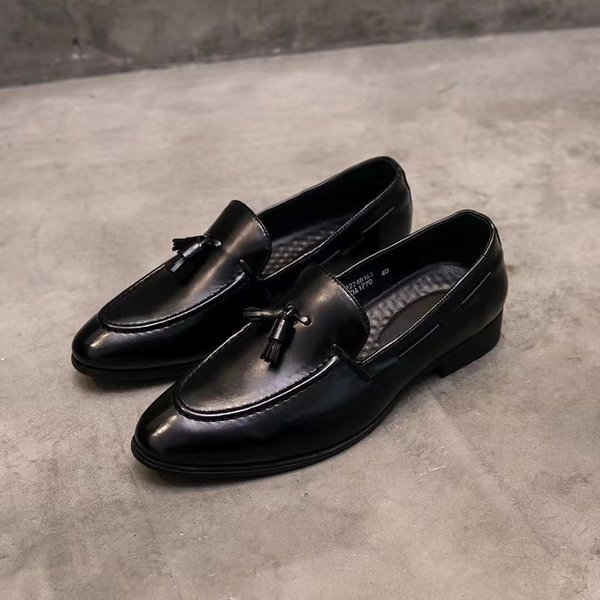 2025S Tassel Men Pointed Toe British Slip-On Men's Casual Leather Shoes 2025 New Trendy Loafers-image