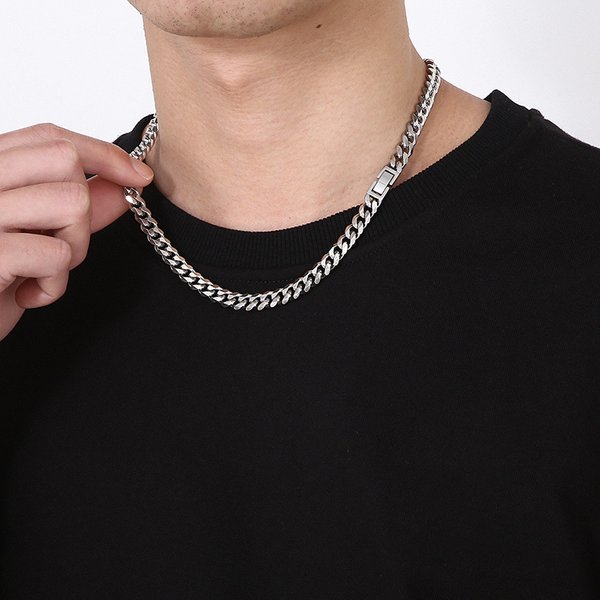 Simple Style Solid Color Titanium Steel Chain Men's Necklace-image