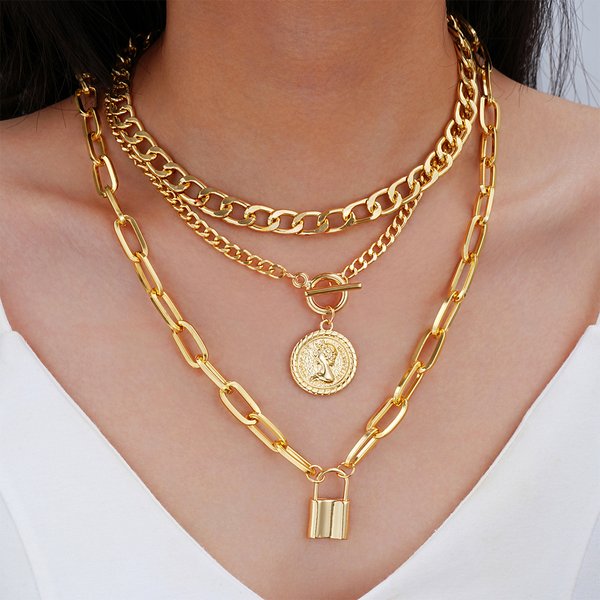Hot Selling Women's Necklace Set Light Luxury Temperament Relief Round Pendant Ot Buckle Three Layer Necklace-image