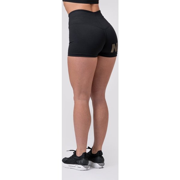NEBBIA Damen Shorts Intense Gold Print Schwarz S