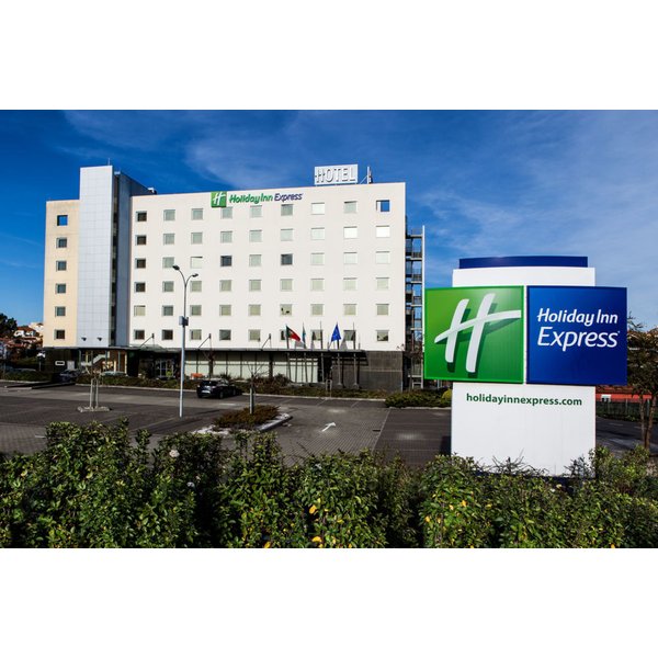 Roma - Estoril - Holiday Inn Express Lisbon - Oeiras By IHG-image