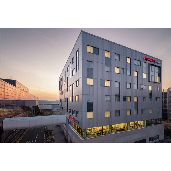 Pisa - Gatwick - Hampton By Hilton London Gatwick Airport-image