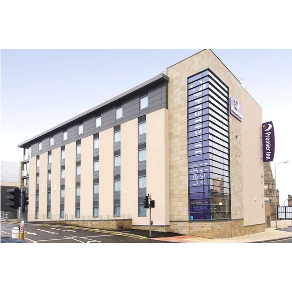Halifax - Premier Inn Halifax Town Centre