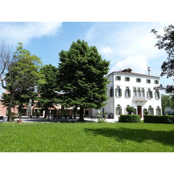 Mira - Villa Martin Hotel