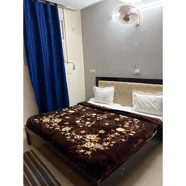 Noida - ICY WHITE STAY HERE