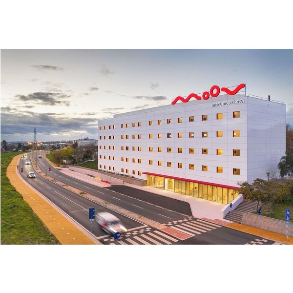 Torre - Moov Hotel Oeiras