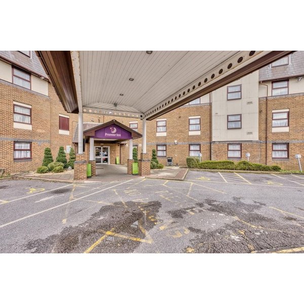 Gatwick - Premier Inn London Gatwick Airport A23