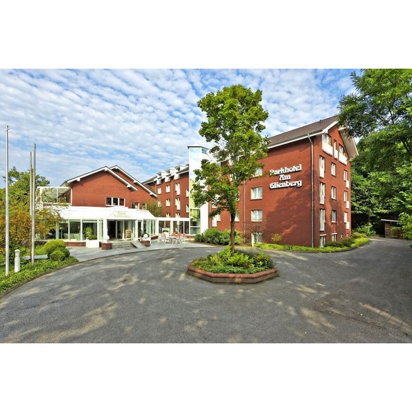 Zinnowitz - Parkhotel Am Glienberg by Fairway Hotels, Hotel mit Pool und Sauna
