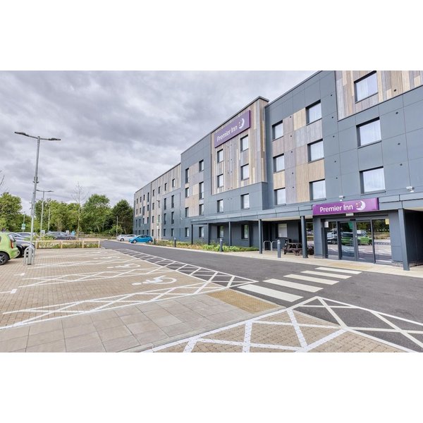 Milton Keynes - Premier Inn Milton Keynes - Willen Lake