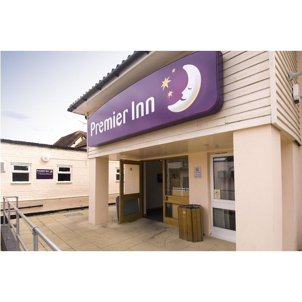 Slough - Premier Inn Bracknell - Twin Bridges