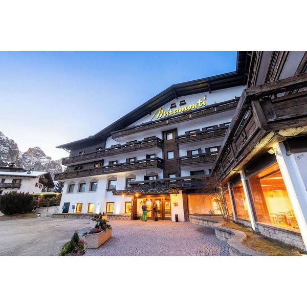 Milano - Selva Di Val Gardena, Montagna Italia - Hotel Miramonti Corvara-image