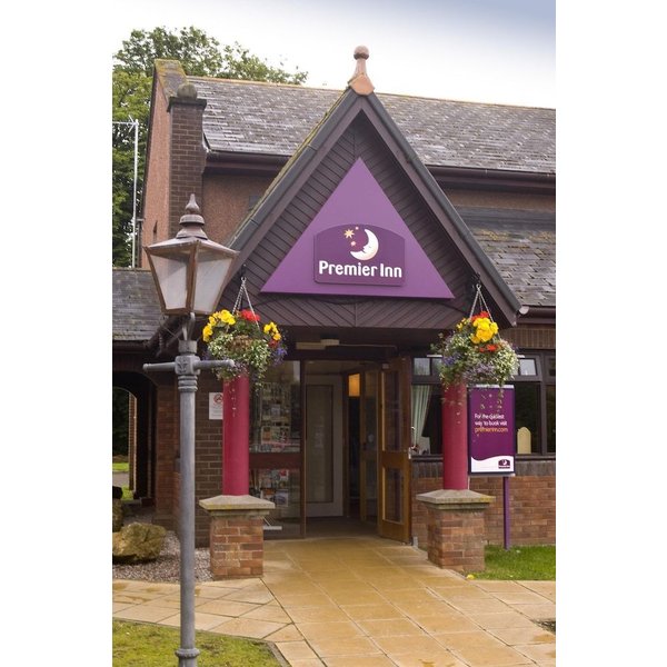 Roma - Inverness - Premier Inn Inverness East-image