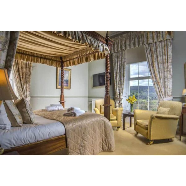 Crickhowell - The Manor Hotel