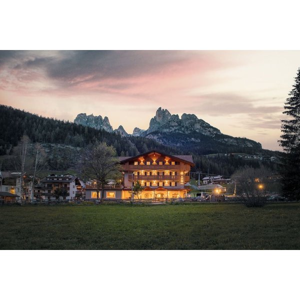 Milano - Val Di Fassa, Montagna Italia - X Alp Hotel-image