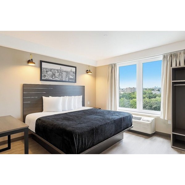 New York - LIV Hotel Bronx - Newly Built