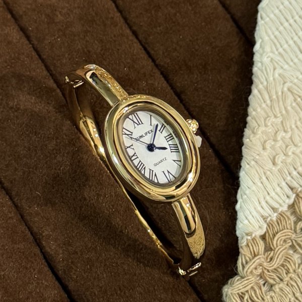 Women's Bracelet Watches Female Bathtub Bracelet Watch Roman Scale High End Temperament Versatile Quartz Watch-image