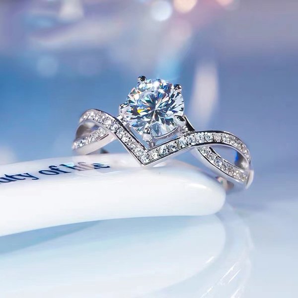 Longlong Gold Jewelry 2024 New S Silver Classic One Carat White Women's Diamond Wedding Ring