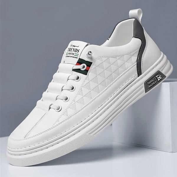Men's breathable thin soft leather white shoes, men's summer 2024 trendy and versatile casual sports board shoes