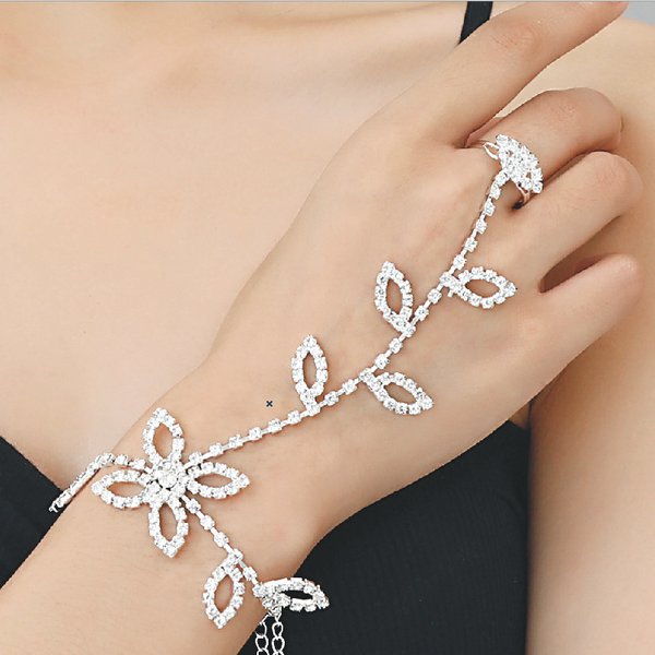 Style Ladies Leaf Hand Chain Circle Butterfly Rhinestone Foot Ring Integrated Chain Bride Wedding Dress Accessories