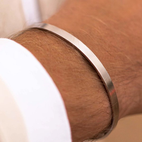 Men's Jewelry Stainless Steel Bracelet Personality Fashion Open Design Photosensitive Bracelet-image