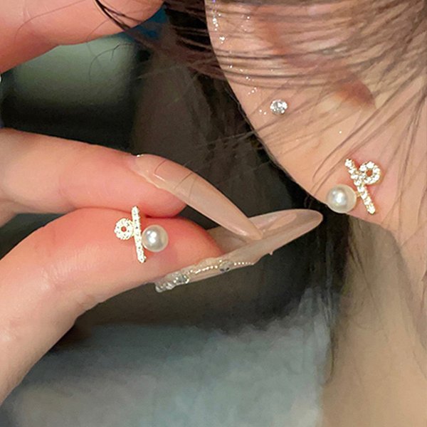 Exquisite Percentage Symbol Pearl Earrings For Women Silver Needle Niche Design Light Luxury Elegant Personality Earrings Earrings-image