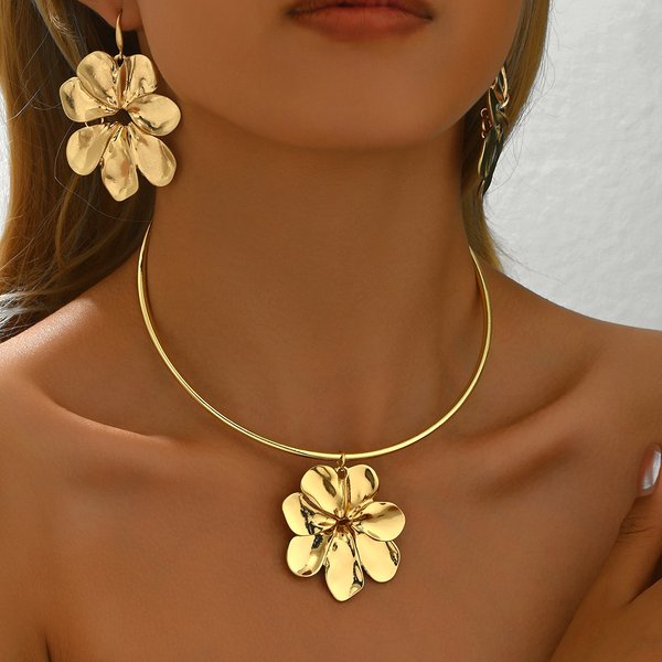 Women’S Jewelry Set Fashion Fashion Style Women's Necklace Earrings Jewelry Set Niche Flower Earrings High End Design Collar-image