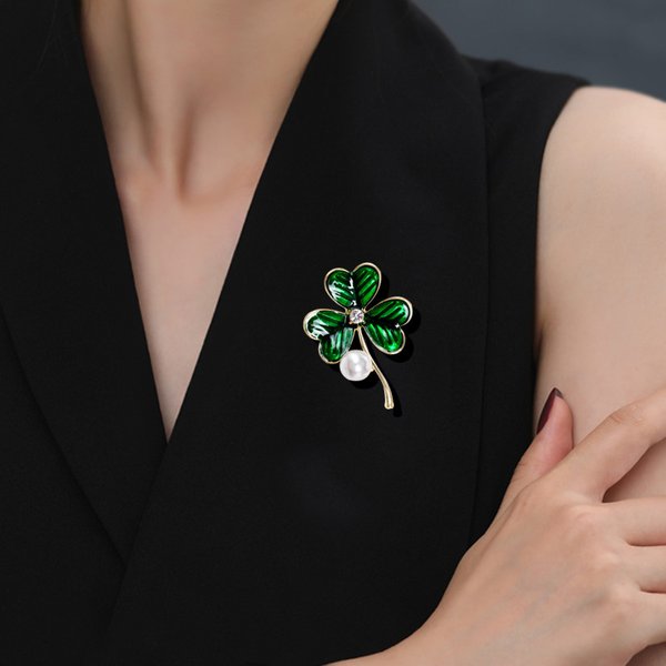 Exquisite Oil Dripping Personality Fashion Jewelry Clothing Corsage Three Leaf Pearl Brooch Anti Exposure Cardigan Pin-image