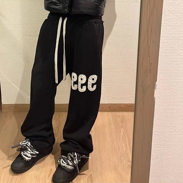Men's Clothing Streetwear Hip Hop Sweatpants – Digital Patchwork Loose Fit Joggers For Men (Black/Grey) – Urban Street Style & Comfort-image