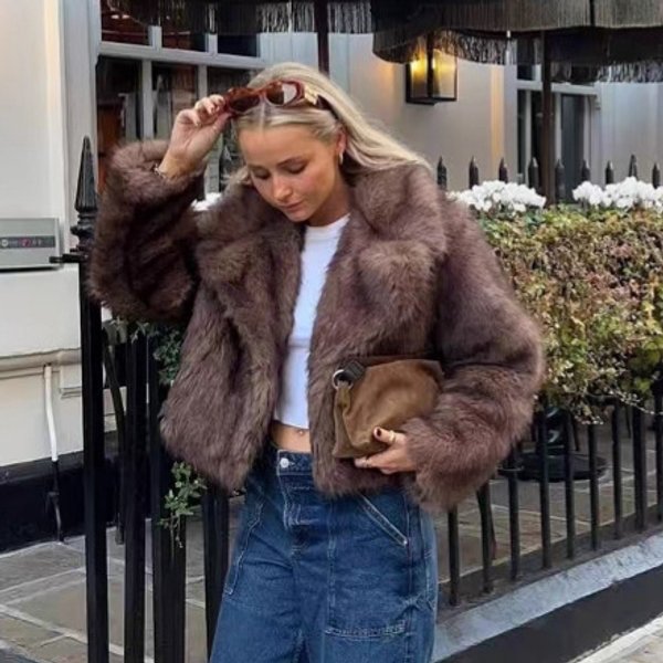 Women's Clothing Winter Faux Fur Coat Fashion Trendy Faux Fur Coat Short Jacket Winter Fashion Eco-Friendly Dyed Fox Fur-Like Coat With Pockets