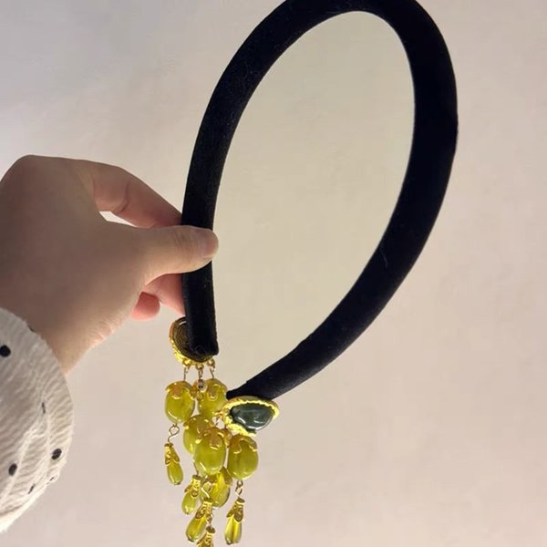 Yiwu Autumn And Winter Olive Green Tassel New Chinese Hair Accessory Head, Women's Earrings, Antique Style-image