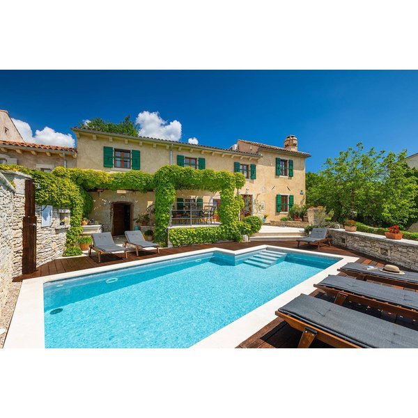 Maison De Vacances à RašA à Partir De 546€ Par Nuit-image
