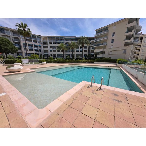 Appartement De Vacances à Antibes à Partir De 101€ Par Nuit-image