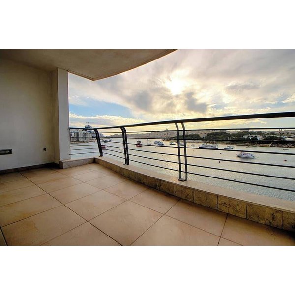 Appartement De Vacances à Gzira à Partir De 426€ Par Nuit-image