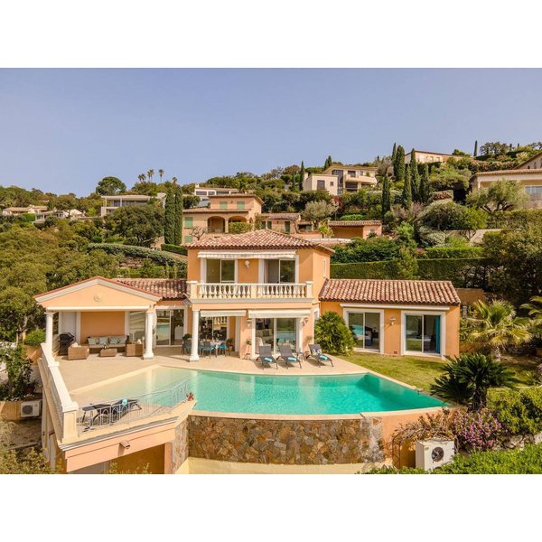Maison De Vacances à Var à Partir De 556€ Par Nuit-image