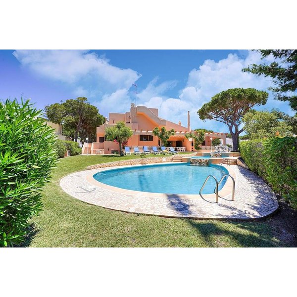 Maison De Vacances à Quarteira à Partir De 624€ Par Nuit-image