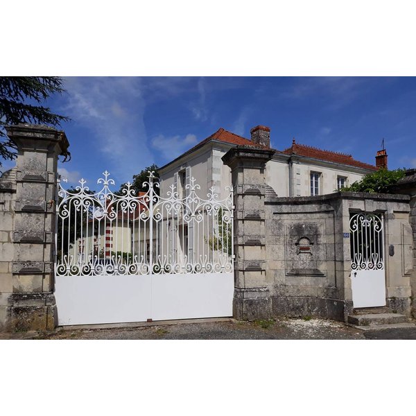 Maison De Vacances à Sainte-Soulle à Partir De 279€ Par Nuit-image
