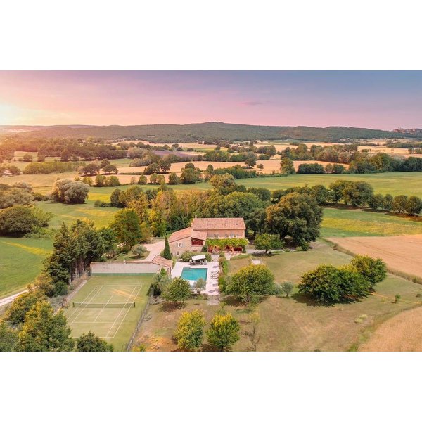 Maison De Vacances à CéReste à Partir De 1281€ Par Nuit-image