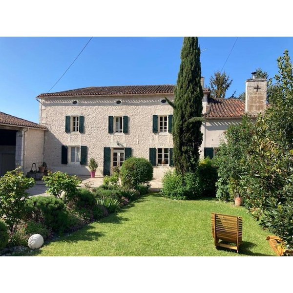 HôTel à Charente à Partir De 139€ Par Nuit-image