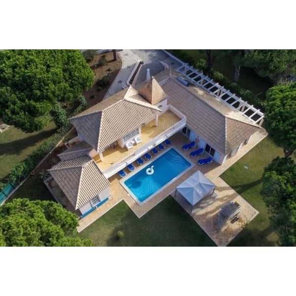 Maison De Vacances à Quarteira à Partir De 956€ Par Nuit-image