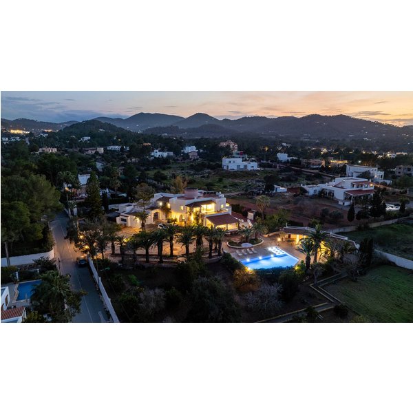 Maison De Vacances à Ibiza à Partir De 1774€ Par Nuit-image