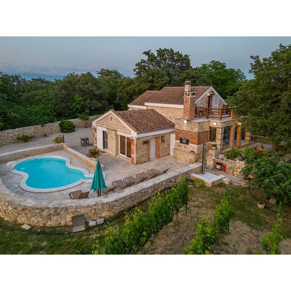 Maison De Vacances à PoličNik à Partir De 220€ Par Nuit-image