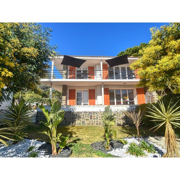 Maison De Vacances à Var à Partir De 342€ Par Nuit-image