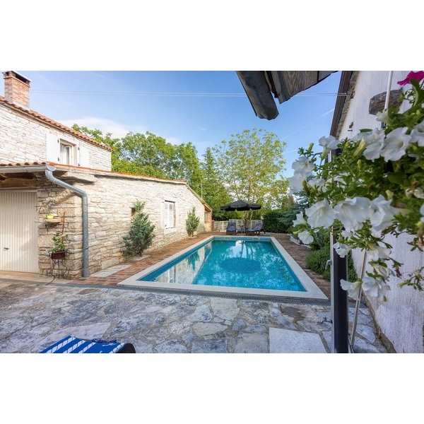 Maison De Vacances à Pazin à Partir De 171€ Par Nuit-image