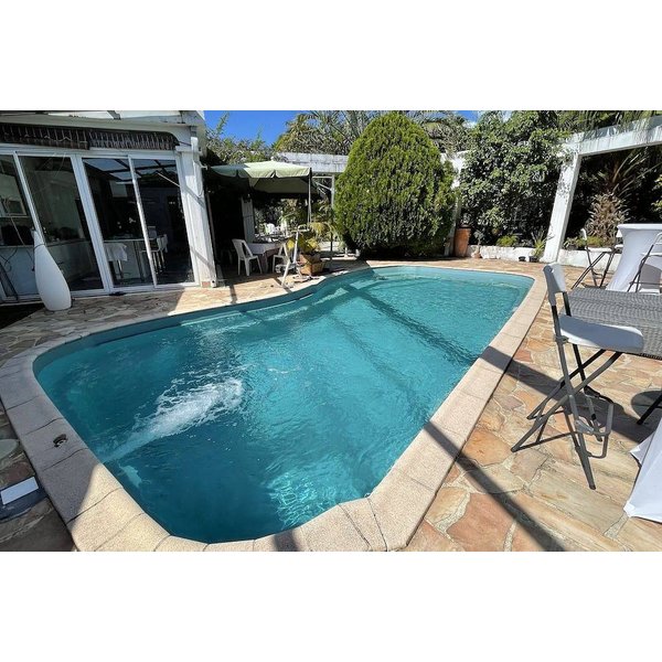 Maison De Vacances à Sainte-Suzanne à Partir De 117€ Par Nuit-image